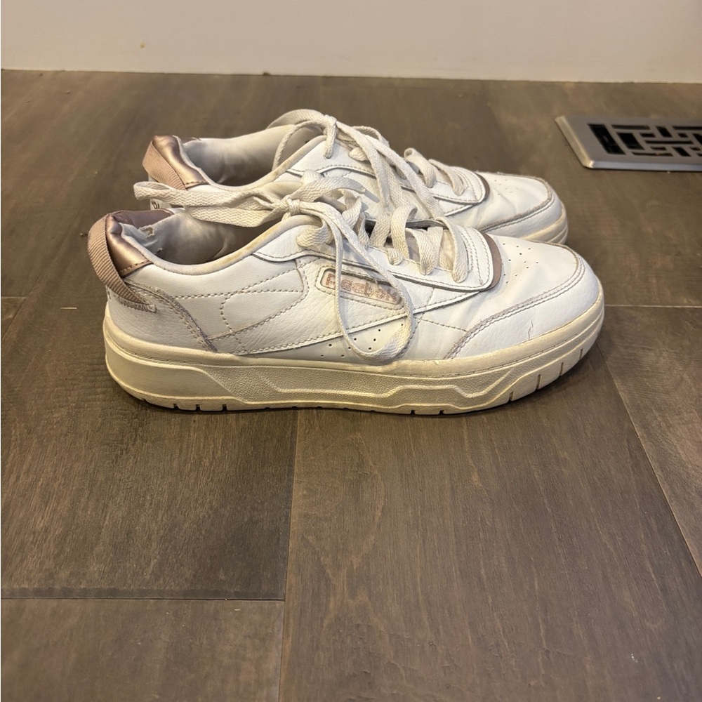 Reebok White Sneakers with Light Pink Heel Detail